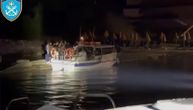 Snimak evakuacije građana na Krfu: Po mrklom mraku čamcem prevezeni na sigurno
