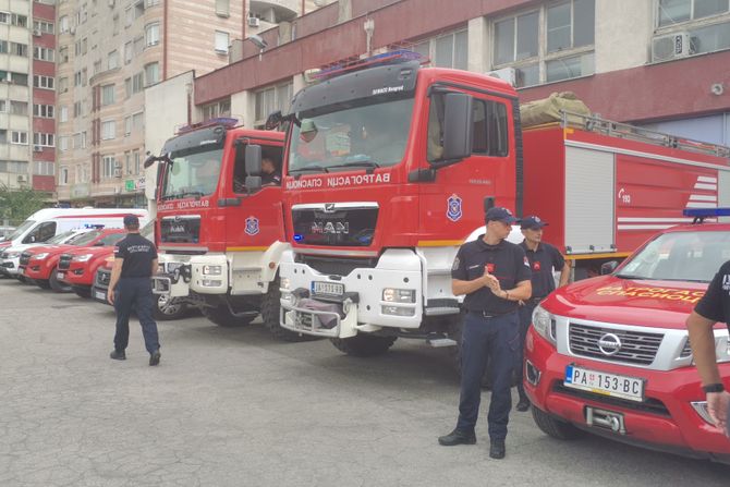 Ispraćaj vatrogasaca za Grčku Ispraćaj vatrogasaca za Grčku