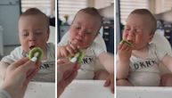 Snimak bebe koja prvi put proba kivi osvojio internet: Njena reakcija je urnebesna