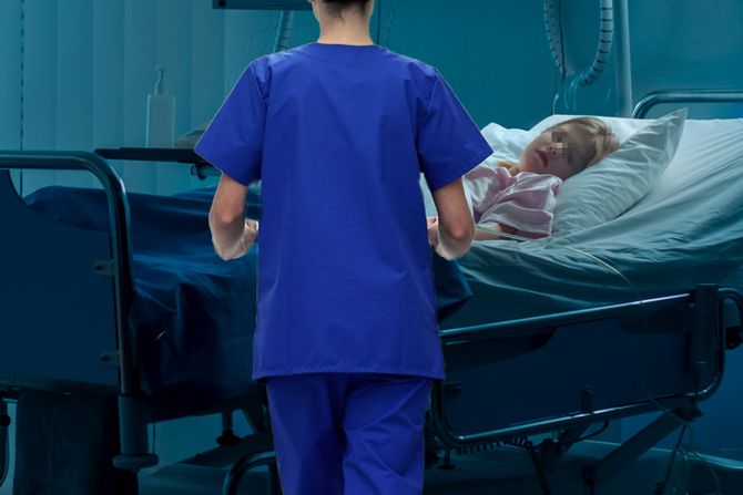 Devojčica dete bolnica medicinsla sestra Devojčica dete bolnica medicinsla sestra