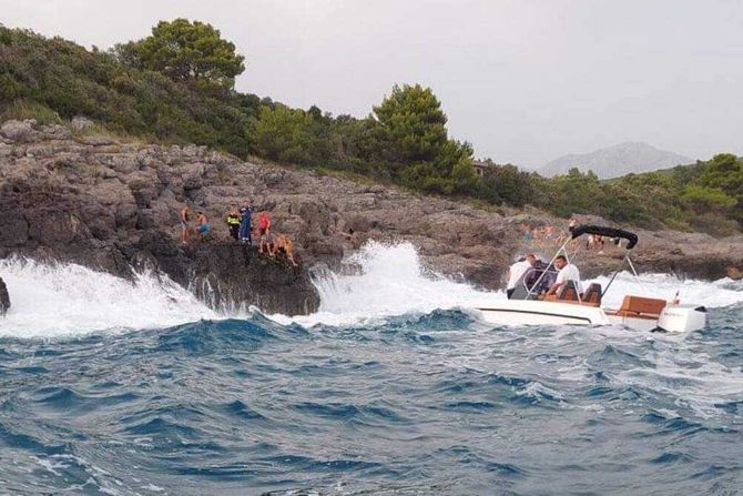 Davljenje utopljenik Crna Gora zaliv Trašte Tivat