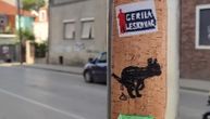 "Počisti za svojim psom": Aktivisti postavili kesice po Leskovcu za pasji izmet
