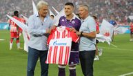 Zvezdine legenda dočekale Luku Jović: Poseban poklon uručen najmlađem strelcu u istoriji kluba