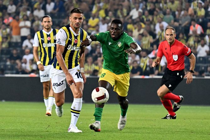 Dušan Tadić, FK Fenerbahče - FK Zimbru Dušan Tadić, FK Fenerbahče - FK Zimbru