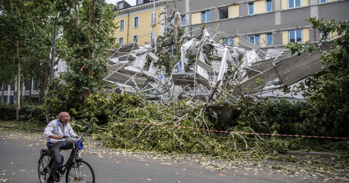 Nevreme napravilo haos u Italiji, scene su neverovatne: U Rimu se srušio kran, u Đenovi pao potporni zid