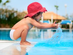 dete, beba, devojčica, bazen