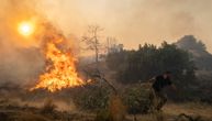 Besne šumski požari na Zakintosu i Rodosu: Civilna zaštita tražila evakuaciju, vatra oštetila kuće