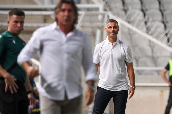 APOEL - Vojvodina, Radoslav Batak APOEL - Vojvodina, Radoslav Batak