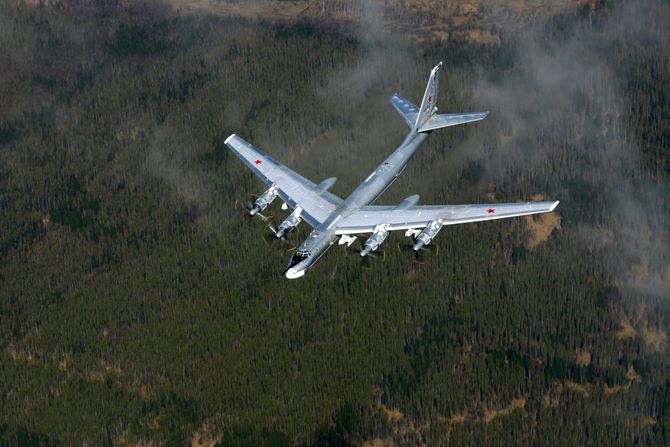 Tu-95MS, RUSSIAN AIR FORCE TUPOLEV BOMBER