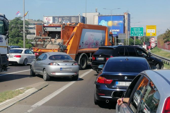 Autoput zastoj gužva ka Novom Beogradu Kod Steka