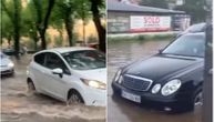Bujice na ulicama Subotice, automobili jedva prolaze kroz vodu: Nevreme protutnjalo kroz grad na severu Srbije