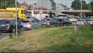 Lančani sudar 4 auta, jedno vozilo uništeno u naletanju: Detalji saobraćajne nesreće kod Autokomande