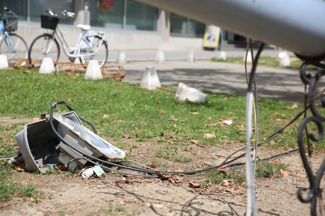 Bačka Palanka oborene bandere centar grada oluja nevreme