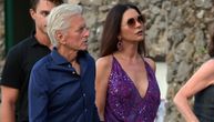 Holivudski glamur i italijanska romantika: Ketrin Zita Džons i Majkl Daglas u šetnji Portofinom