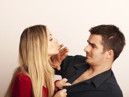 Par poljubac bol devojka mladić muškarac svađa