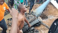 Avion se srušio pored benzinske pumpe u Nigeriji: Putnici čudom preživeli