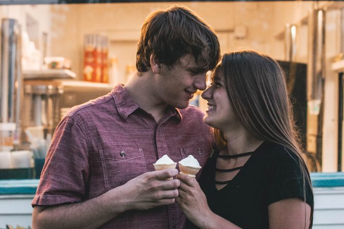 par, ljubav, ljubavni par, dečko i devojka, sladoled par, ljubav, ljubavni par, dečko i devojka, sladoled