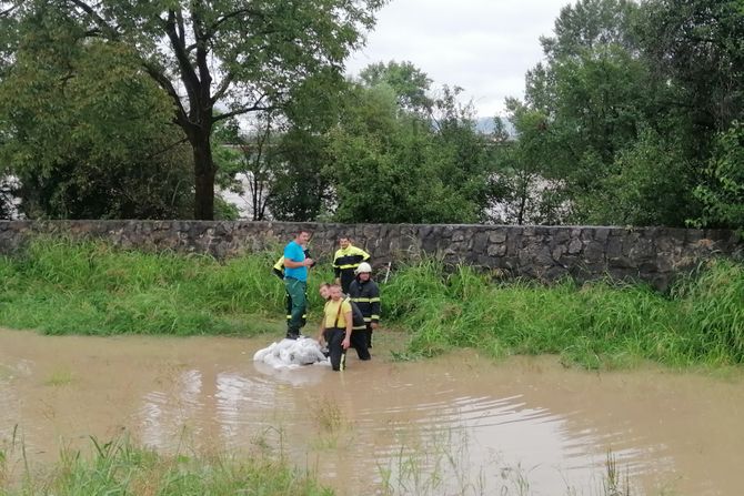 Slovenija Čatez poplava polave Most zatvoren