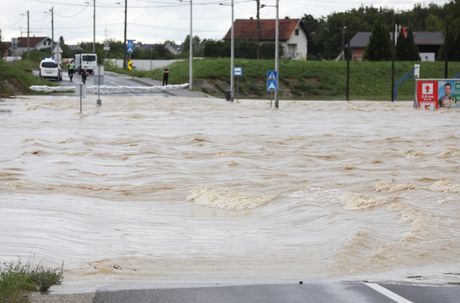Hrvatska, poplava, poplave, Oteretni kanal Sava-Odra u naselju Blato