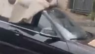 "Šta je smešno?": Vozač sa Banovog Brda zaštitio automobil od oluje ćebićima