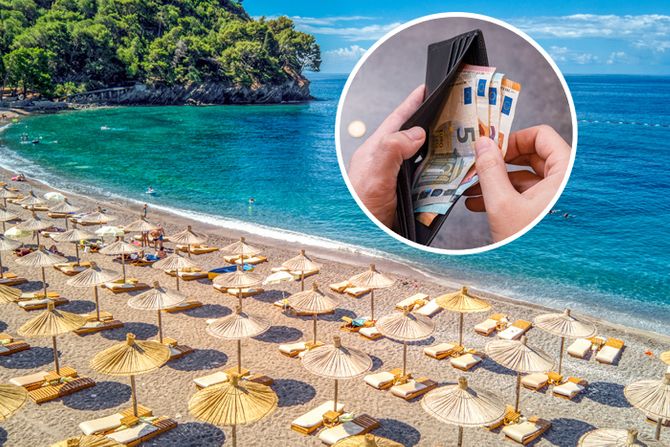 Crna Gora Petrovac plaža Lučice novčanik Crna Gora Petrovac plaža Lučice novčanik
