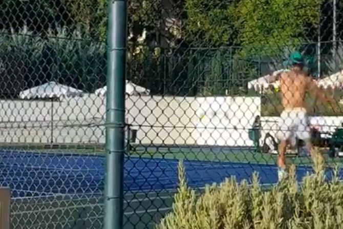 Novak Đoković trening bez majice Novak Đoković trening bez majice