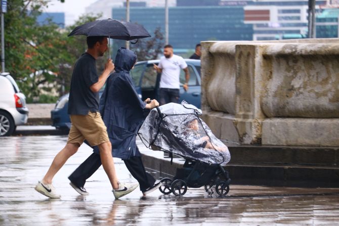 Vremenska prognoza, pljusak, kiša, nevreme, Beograđani i goli i bosi