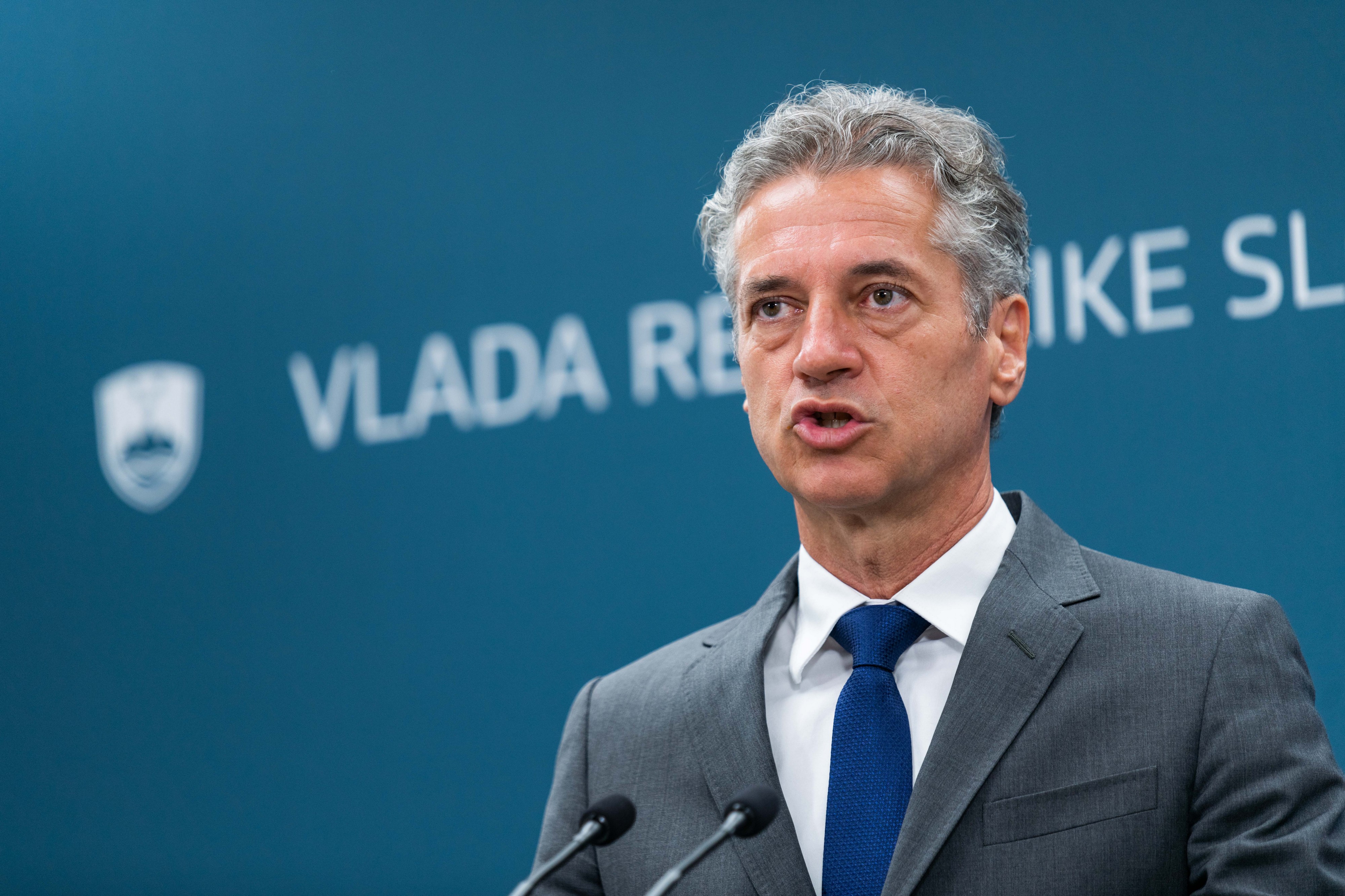 Golob: Slovenija spremna da ograniči točenje goriva za strance!