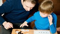Naučite dete da sabira i oduzima: Genijalna igračka od kartona pomoći će mališanu da savlada brojeve