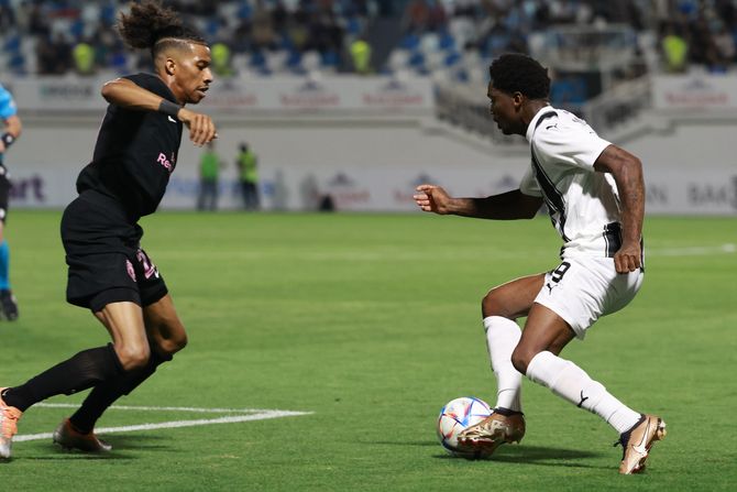 Kvinsi Menig Kvinsi Menig