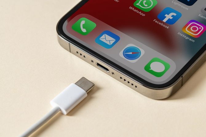 USB-C priključak iPhone USBC