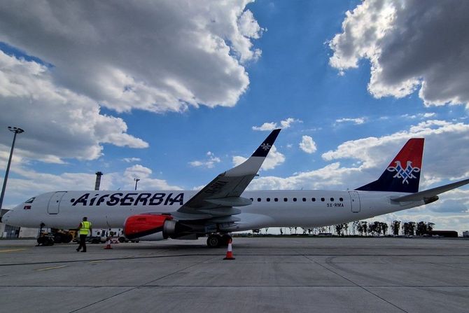 Air Serbia Embraer E195