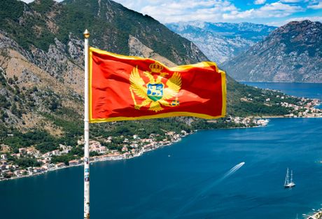 Crna Gora, Kotor, zastava Crne Gore