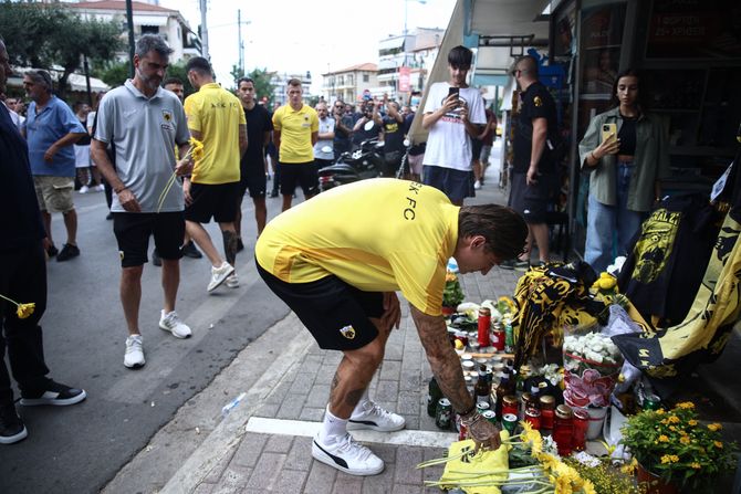 AEK navijači, Mihalis Kacuris AEK navijači, Mihalis Kacuris