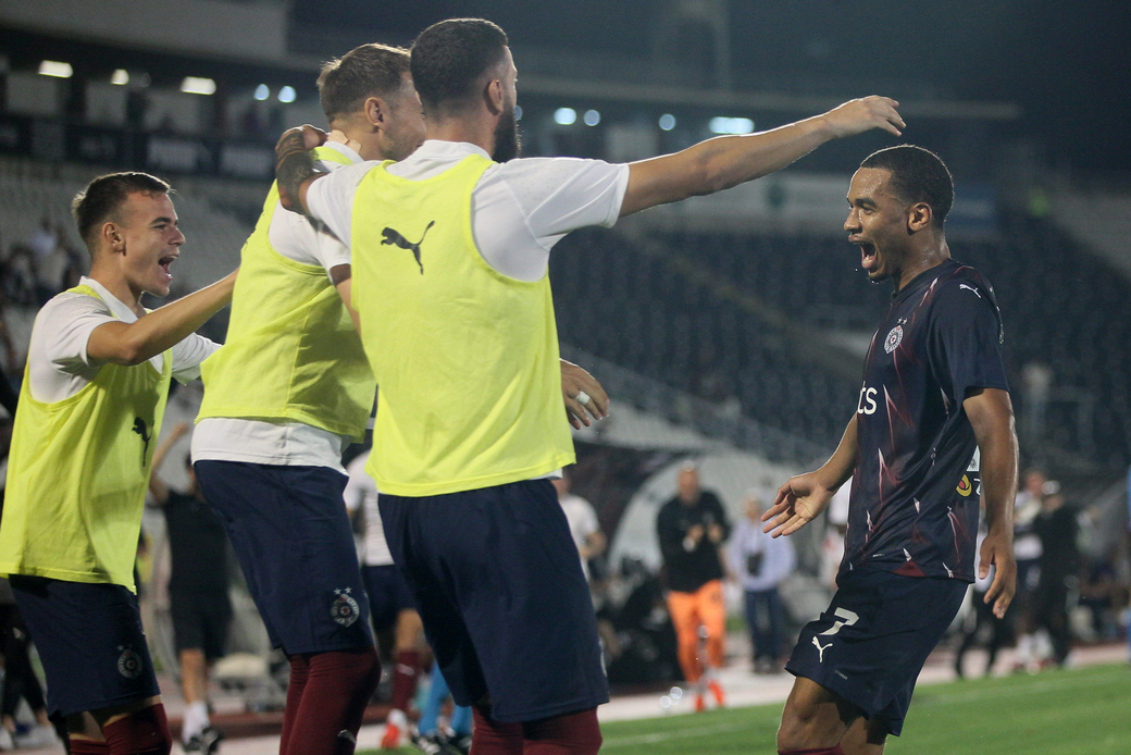 Partizan sve ostavio za poslednjih 10 minuta: Severina projektilom iz  slobodnjaka doneo radost Grobarima 