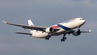 Putnik urlao i pretio sadržajem ranca, avion vraćen u Sidnej: Pogledajte snimke iz aviona Malaysia Airlinesa