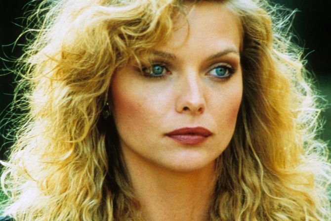 Michelle Pfeiffer, QWERTY