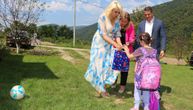 Ministarka Darija Kisić posetila devojčicu zbog koje je u martu plakala cela Srbija