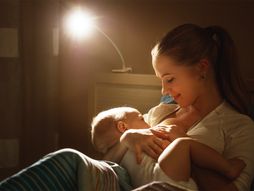 Dojenje noću, noćni podoji, nočno dojenje, dojenje