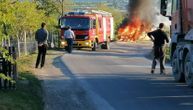 Neverovatno herojstvo u Novom Pazaru: Semir je sigurne smrti spasio dvoje ljudi, vozilo se zapalilo u pokretu