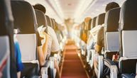 Stjuardesa otkrila sjajan trik za putnike koji sede u sedištima do prolaza: Ovo će vam olakšati let