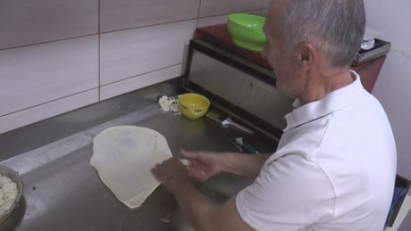 Mesud pravi pite i mantije u Sjenici