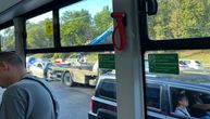 Vozilo potpuno smrskano na auto-putu kod Autokomande: Stvaraju se zastoji u oba smera