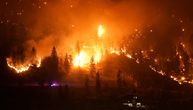 Dramatični snimci apokalipse u Kanadi: Naređena evakuacija čitavog grada, jedini put već zakrčen