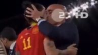 Skandal se nastavlja: Fudbalerka Španije ipak nije pristala na poljubac, 56 igrača protestuje