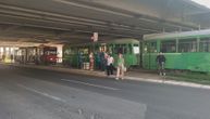 Stali tramvaji na Novom Beogradu: Ogromne gužve, putnici iz pet vozila krenuli na jedan autobus