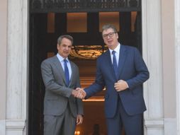 Aleksandar Vučić, Kirjakos Micotakis