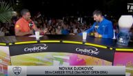 "Ti si dar od boga!" Novak napravio šou na TV-u: Navijači prekidali intervju, voditelj umirao od smeha