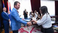 Mirović: Najboljim diplomiranim studentima plaćena stručna praksa od 12 meseci u pokrajinskim institucijama