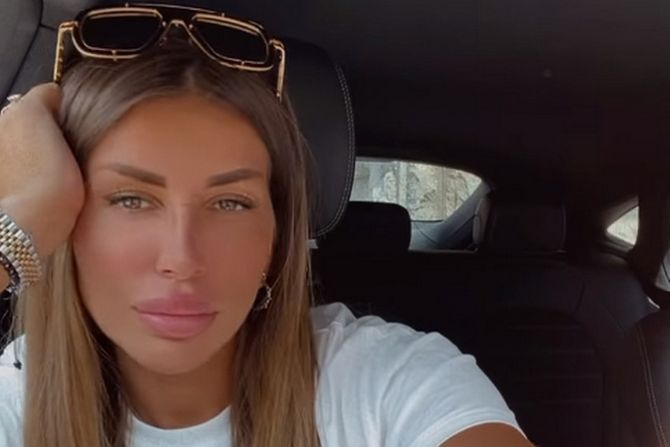Dalila Dragojević Tuzla Dok čeka mamu